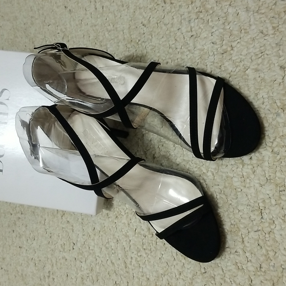 Criss cross strappy Heels